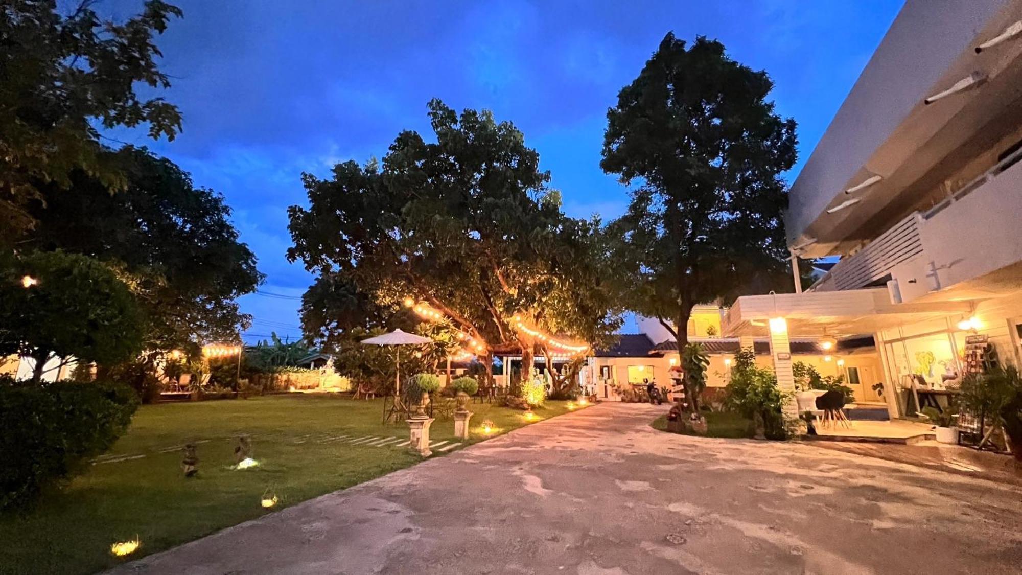 Udee Cozy Hotel Chiang Mai Extérieur photo